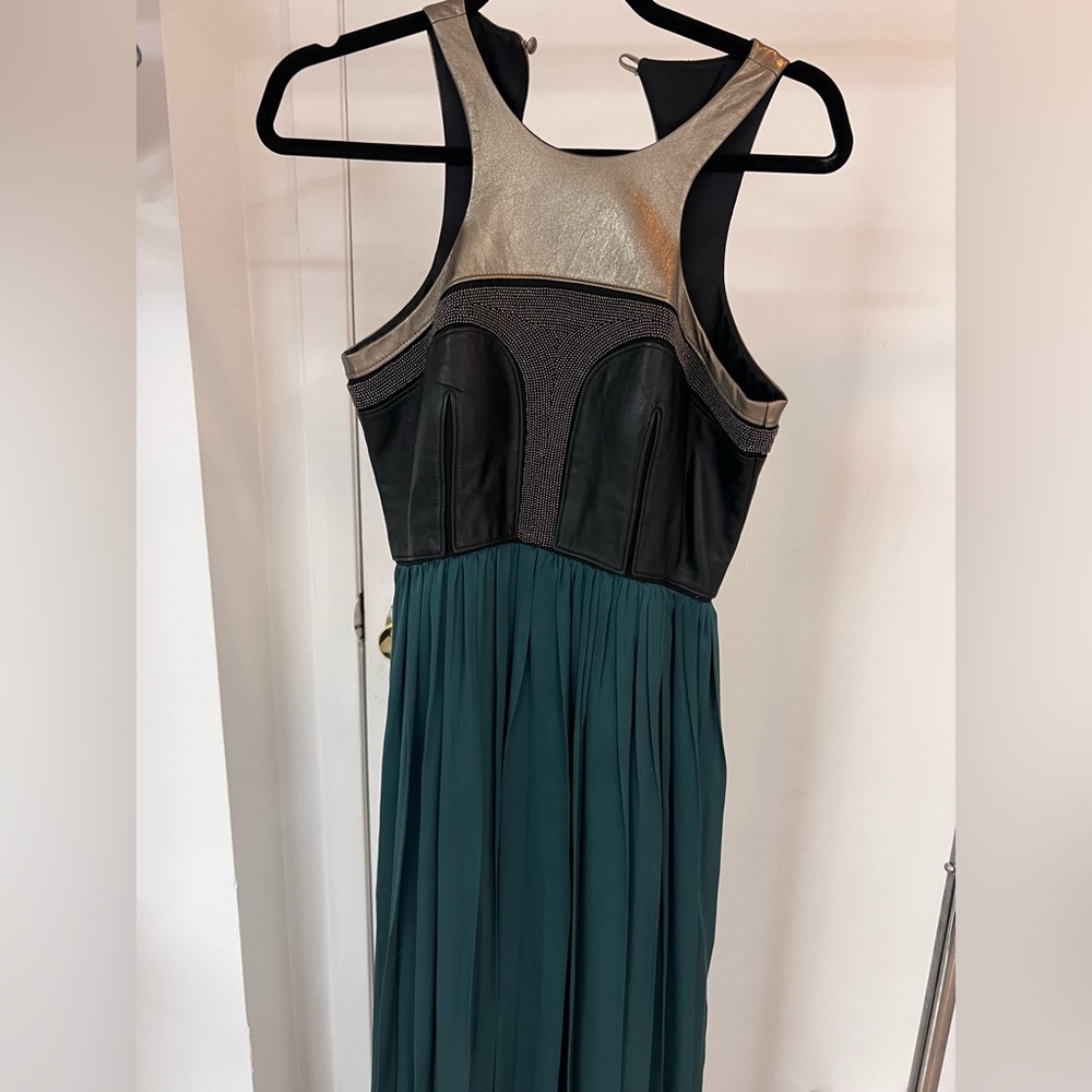 Catherine Deane Metallic Trim Black & Green Pleated Women’s Dress. Size US 6